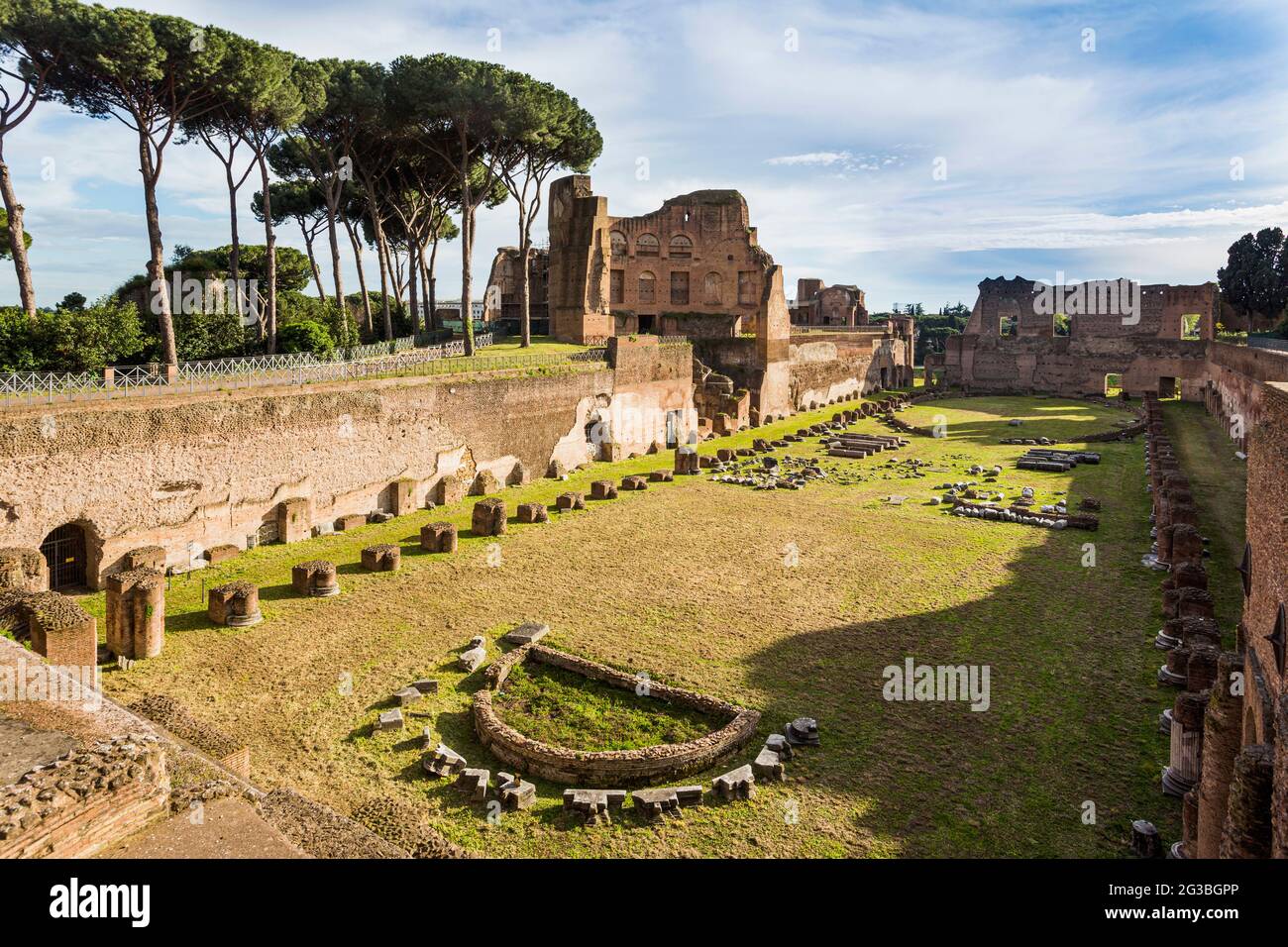 Rom, Italien. Das sogenannte Stadion des Flavian Palace auf dem Palatin. Das Stadion wird jetzt angenommen, dass es ein riesiger Garten war. Das historische Stockfoto