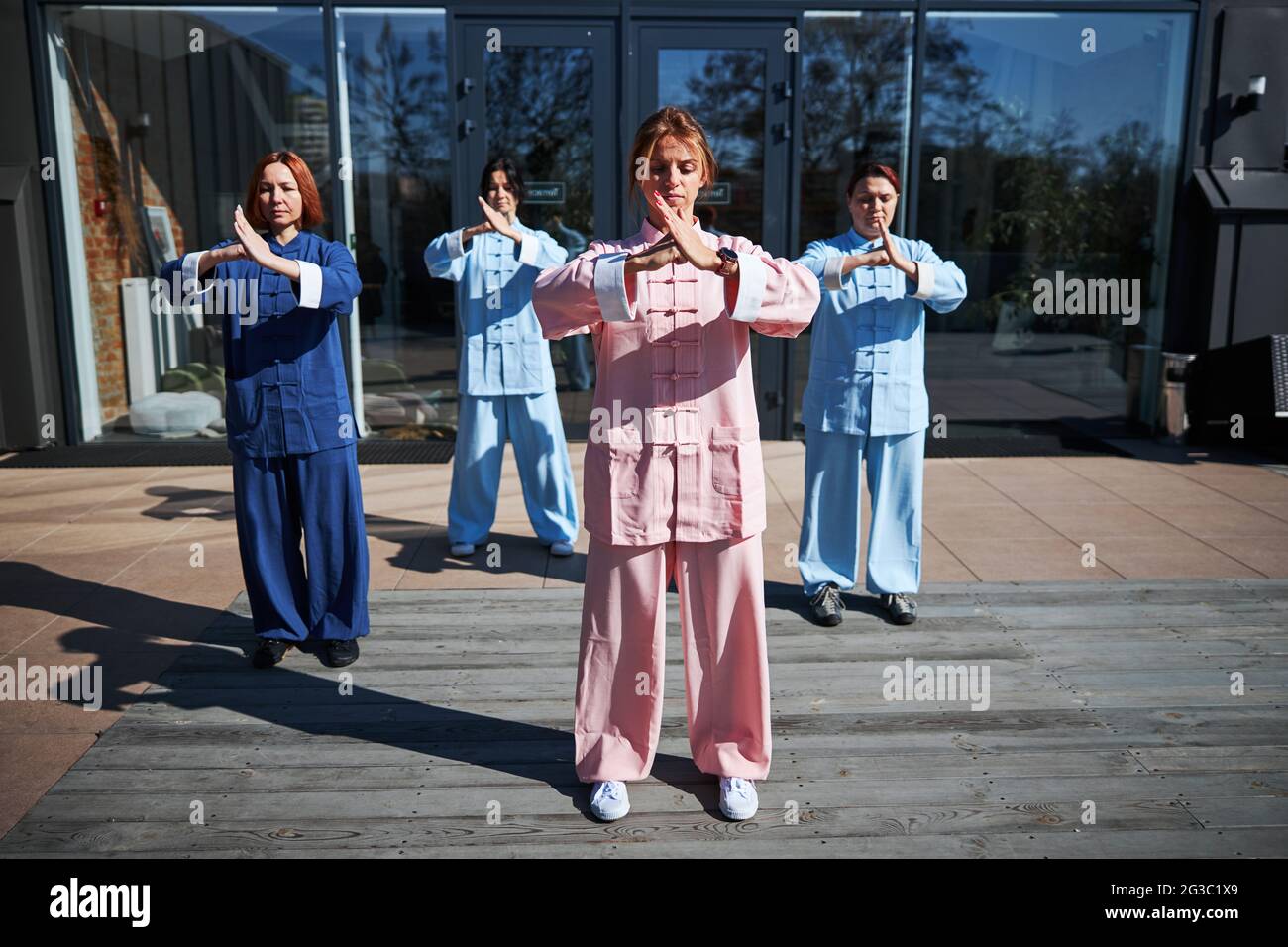 Meditativer Geisteszustand während der Qigong-Praxis Stockfoto