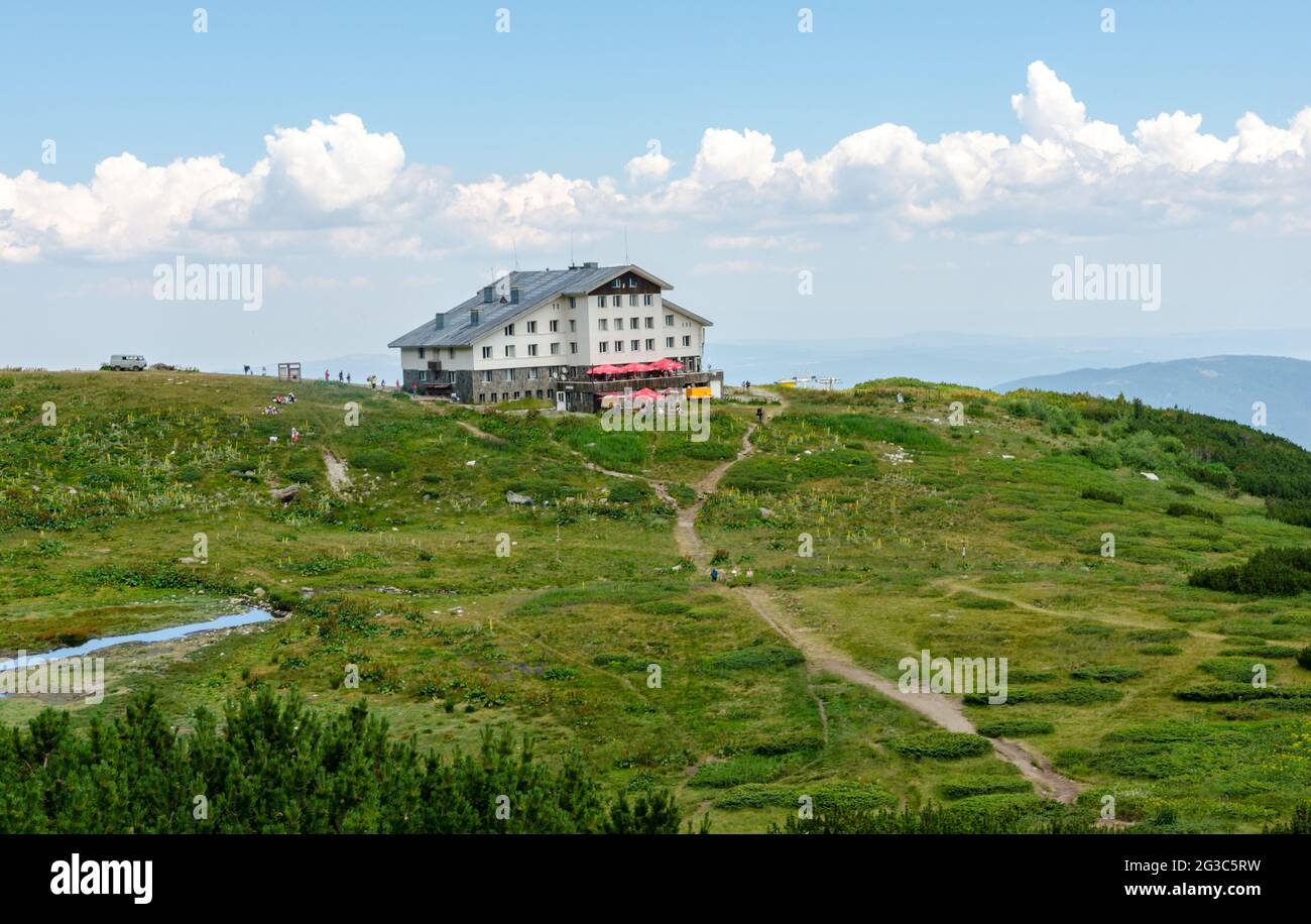 Hütte mit sieben Rila-Seen im Rila-Gebirge, Bulgarien. Stockfoto