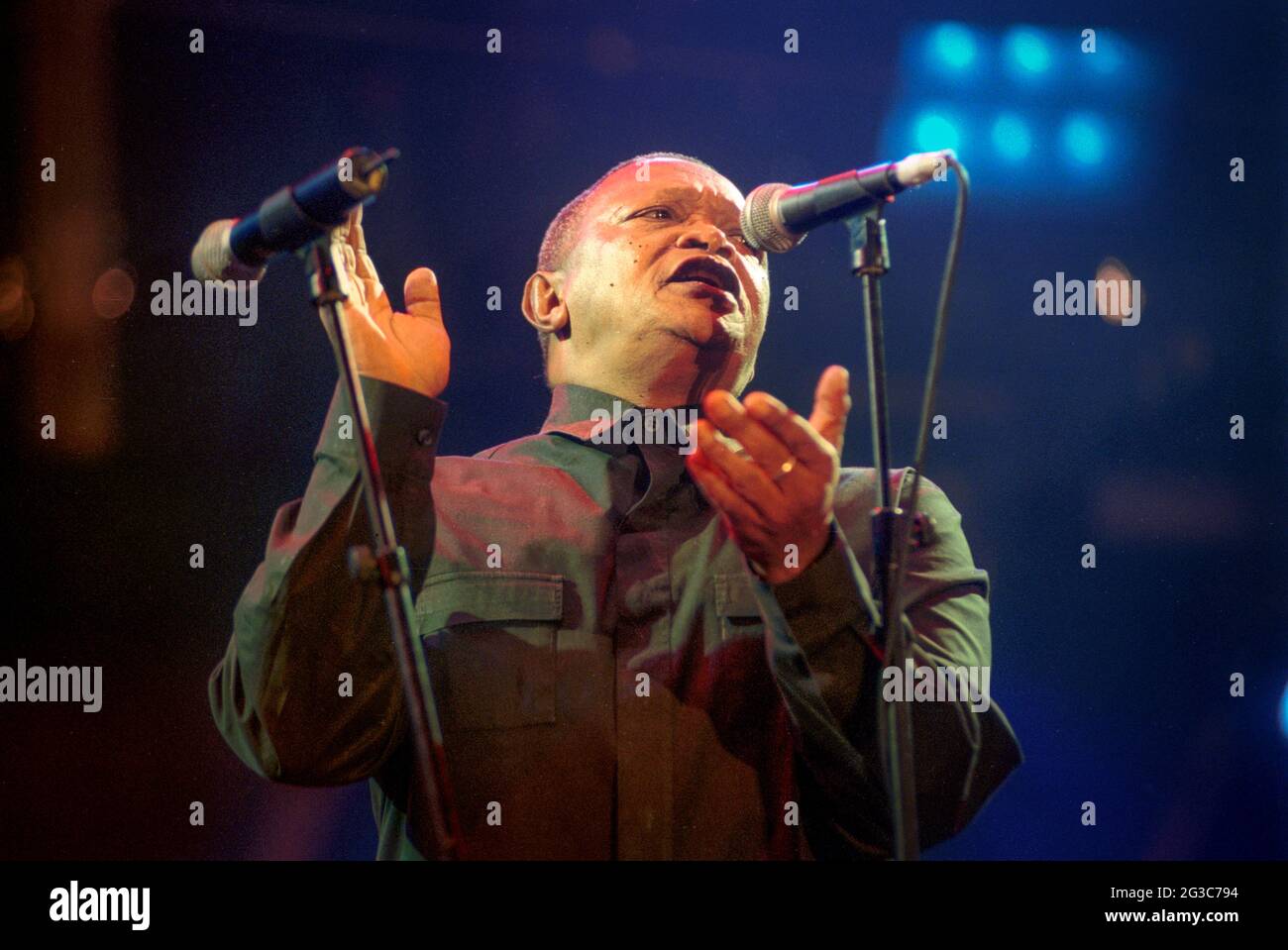 Hugh Masekela, berühmter südafrikanischer Jazzmusiker, singt beim Celebrate South Africa Freedom Day Concert on the Square, Trafalgar Square, London, Großbritannien. Stockfoto