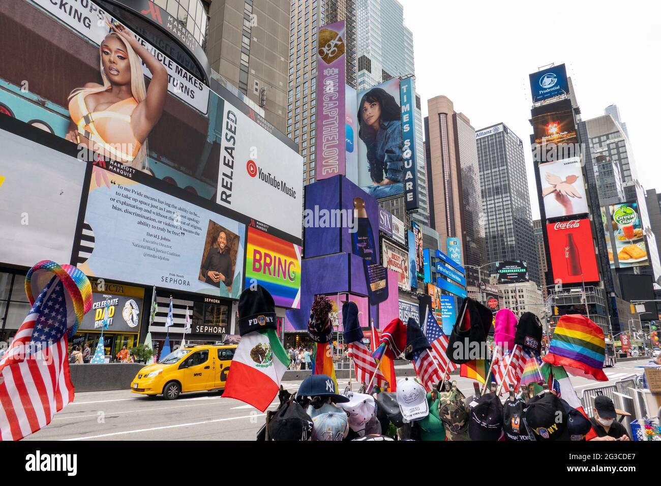 Souvenirstand am Times Square, NYC, USA Stockfoto