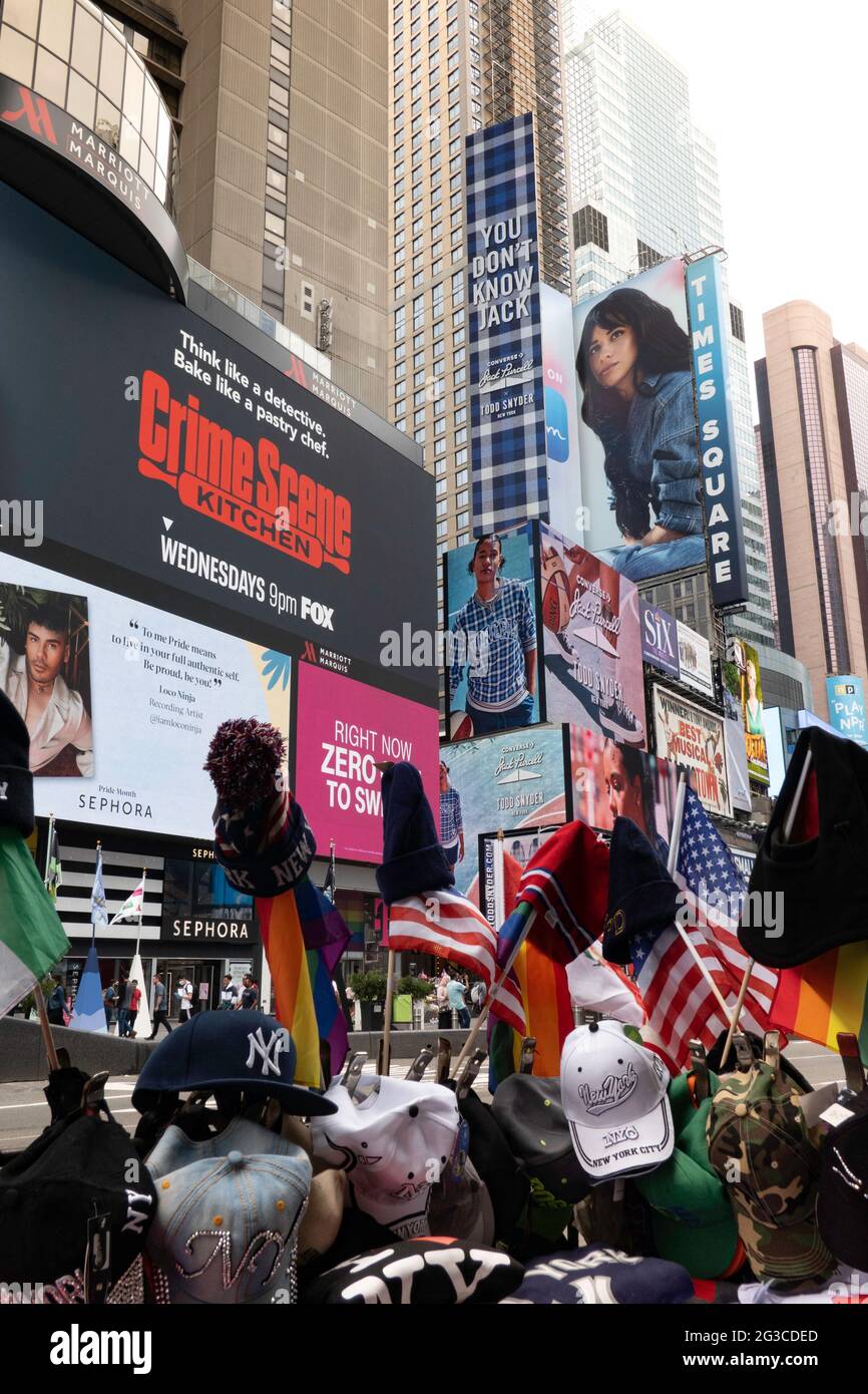 Souvenirstand am Times Square, NYC, USA Stockfoto