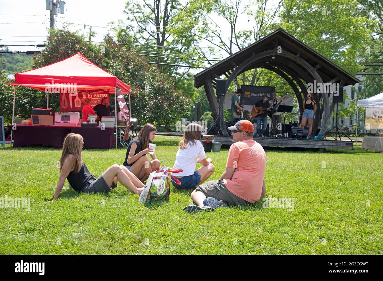 Musik auf einem Bauernmarkt in Waitsfield, Vermont, USA Stockfoto