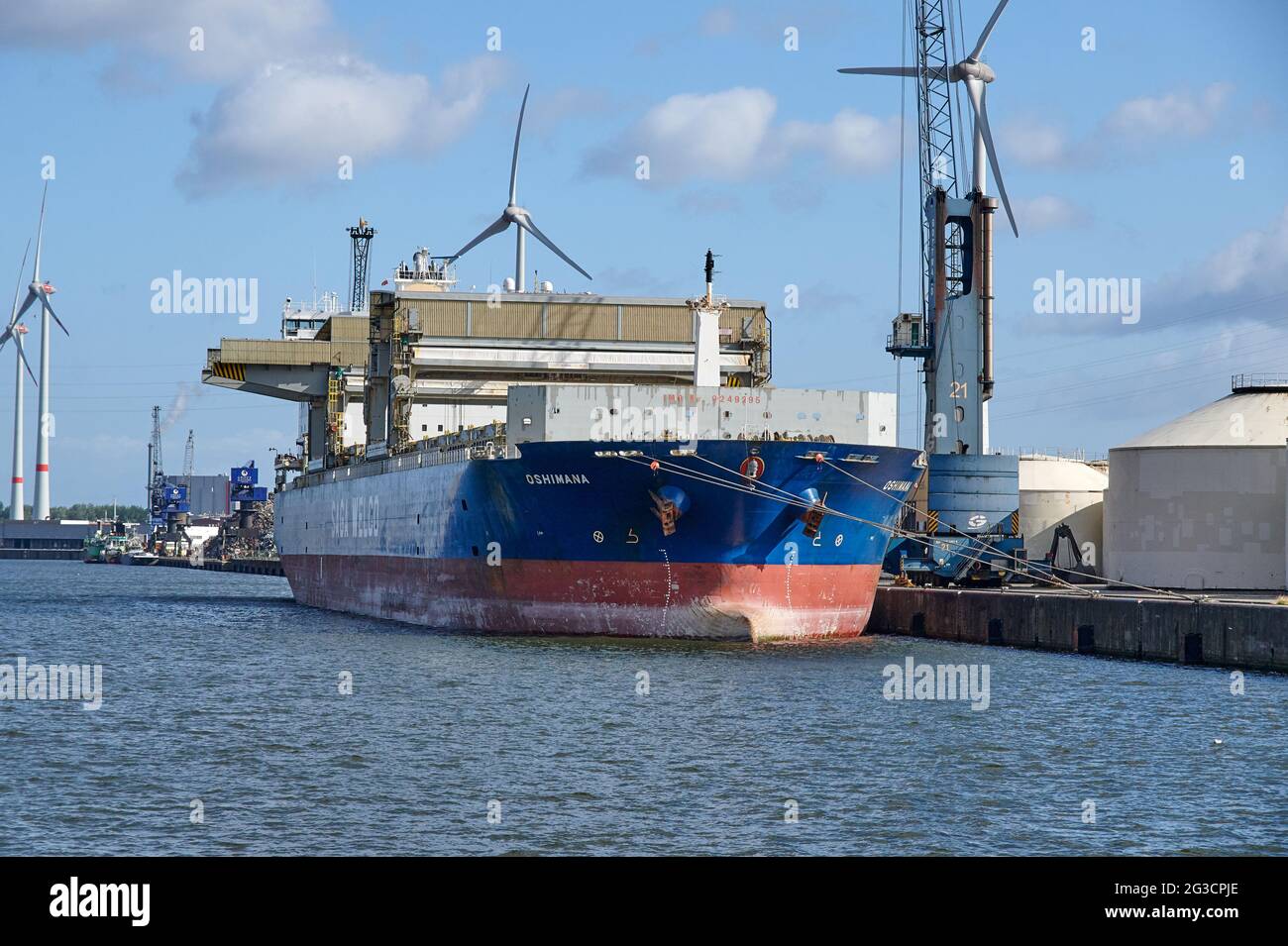 Tanker im Nordseehafen, Terneuzen Stockfoto