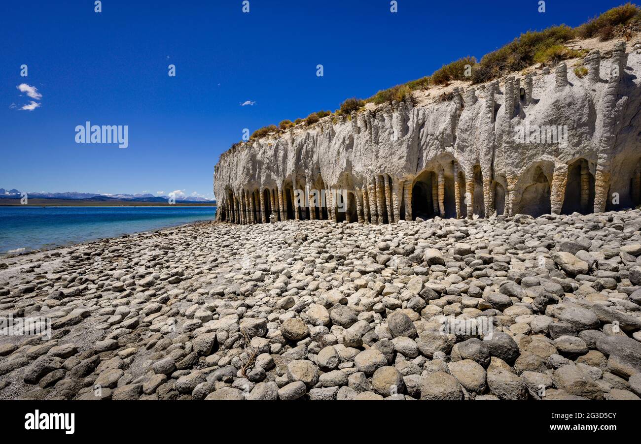 Geheimnisvolle Steinsäulen des Sees Crawley, Kalifornien, USA Stockfoto