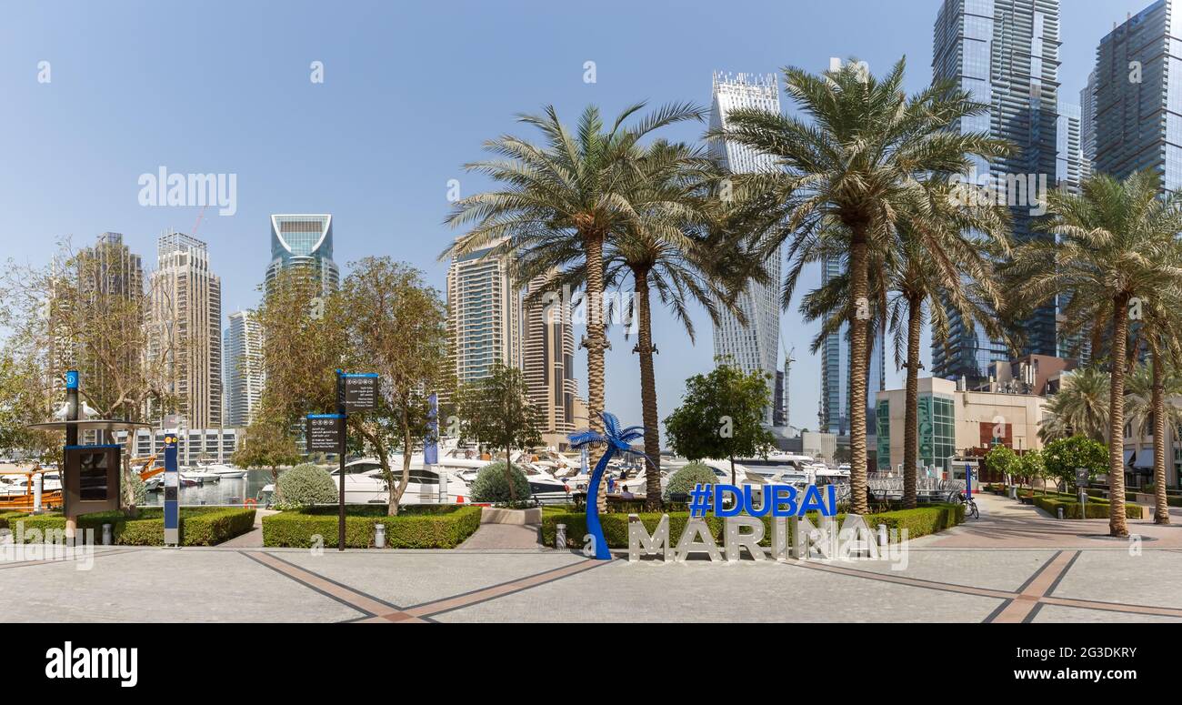 Dubai Marina Skyline Architektur Gebäude Reisen in Vereinigte Arabische Emirate Panoramaaussicht Stadt Stockfoto