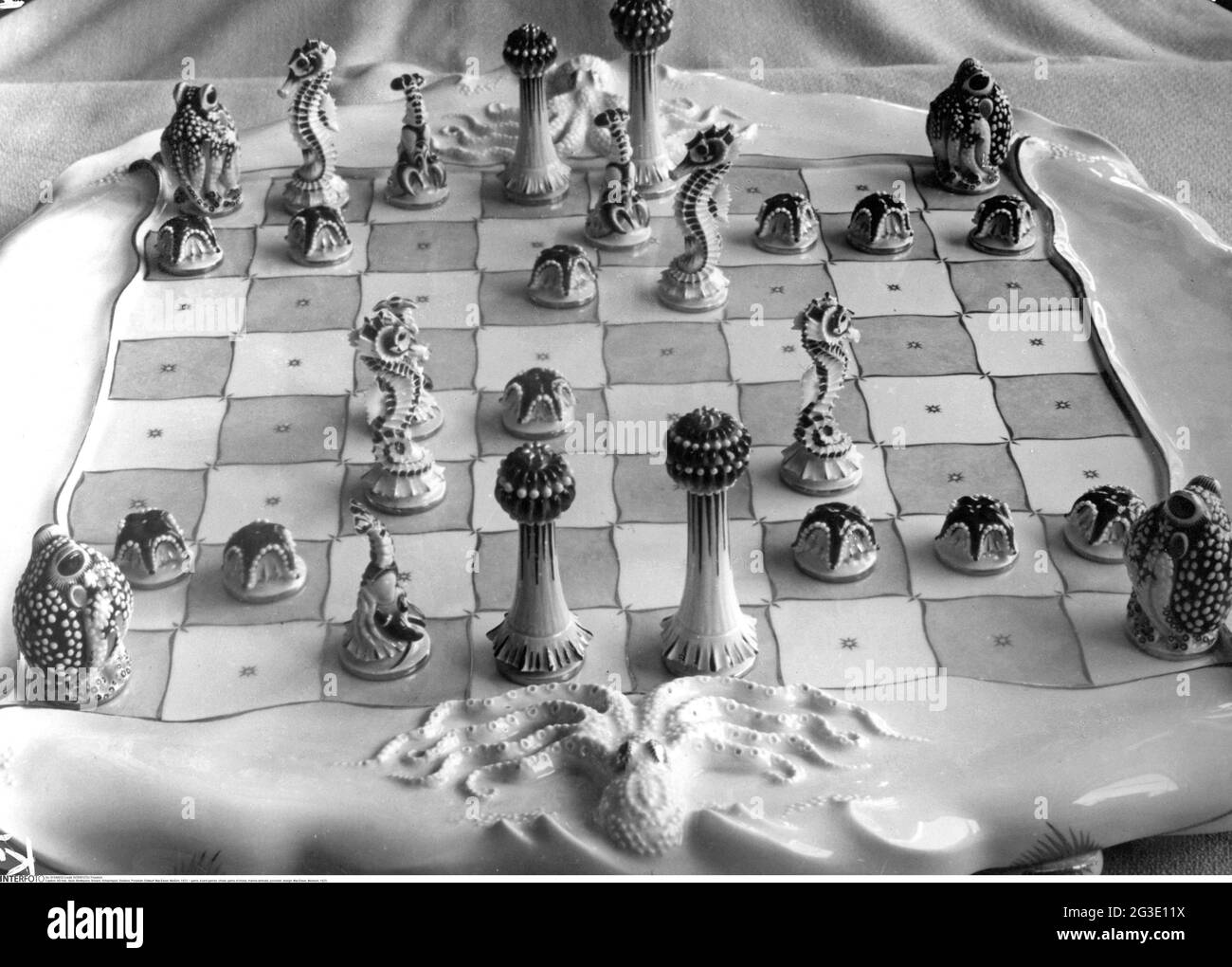 Spiel, Brettspiele, Schach, Schachspiel, Meerestiere, Porzellan, Design: Max Esser, Meissen, 1923, ZUSÄTZLICHE-RIGHTS-CLEARANCE-INFO-NOT-AVAILABLE Stockfoto