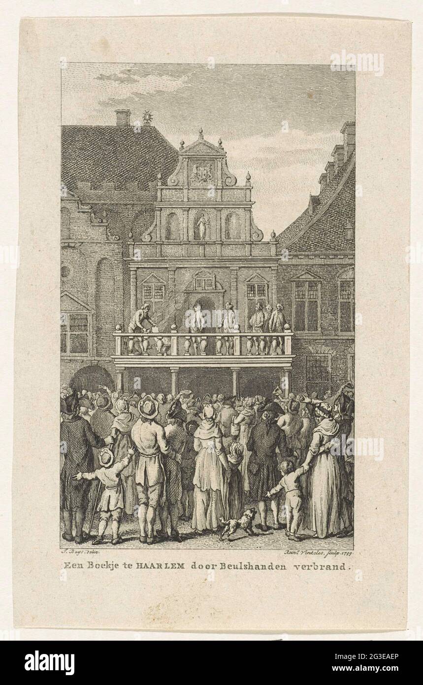 Verbrennung einer Broschüre in Haarlem, 1790; EINE Broschüre in Haarlem wurde durch Jubelzündungen verbrannt. Öffentliche Verbrennung eines berühmten Flugblattes durch den Henker auf einem Gerüst für das Rathaus in Haarlem, 23. März 1790. Stockfoto