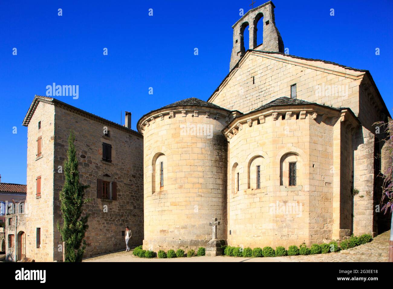 FRANKREICH. ARDECHE (07) CHASSIERS VILLAGE DE CARACTERE (DORF DES CHARAKTERS) KAPELLE SAINT BENOIT, BETT UND APSIS Stockfoto