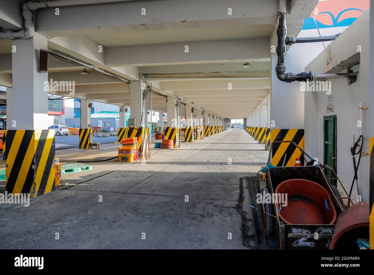 16. Juni 2021-Uljin, Südkorea-in dieser Aufnahme ist der 16. Januar 2021. Ein Blick auf noch arbeiten Angeltopf wegen COVID 19 aus Angst in Uljin, Südkorea. Stockfoto