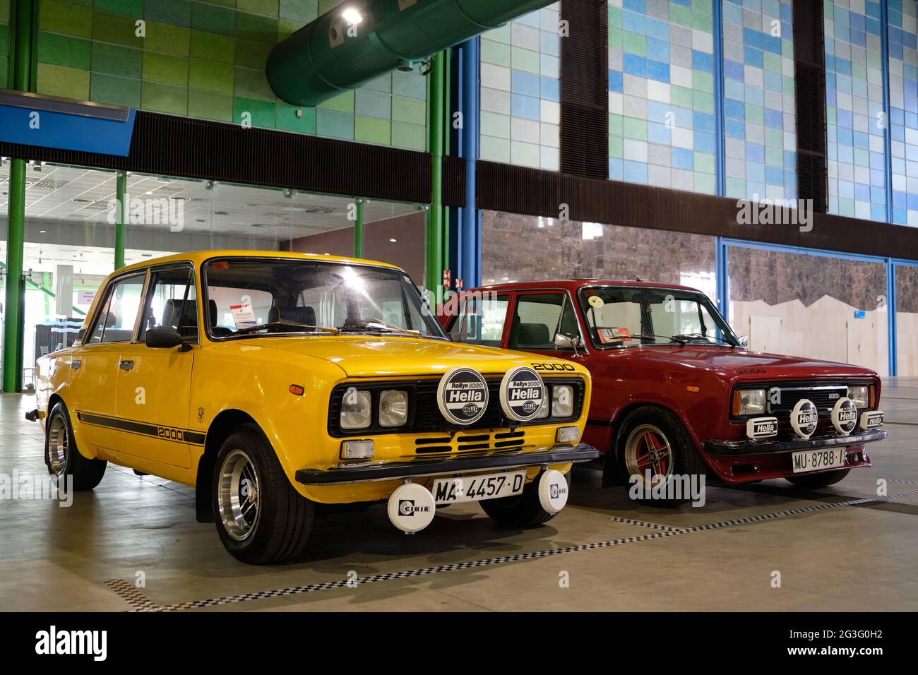 1974 und 1978 Sitz 124. Retro Malaga 2021, Andalusien, Spanien. Stockfoto