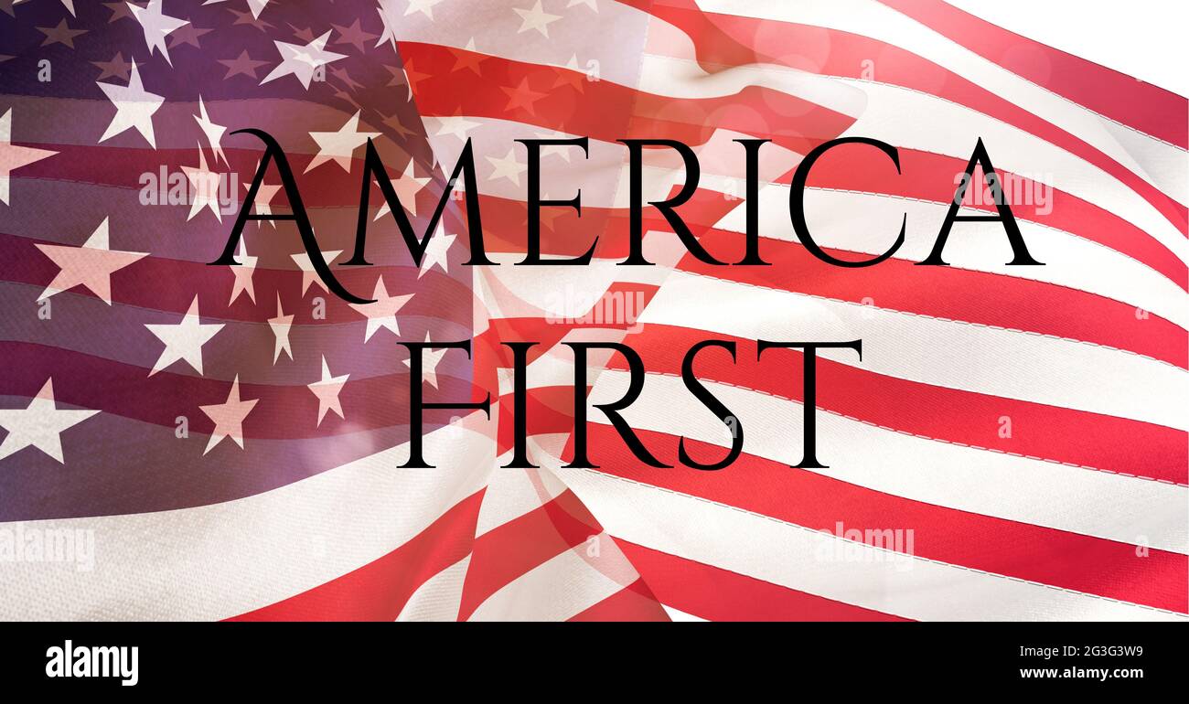 Textkomposition amerika zuerst in Schwarz über wehende amerikanische Flagge Stockfoto