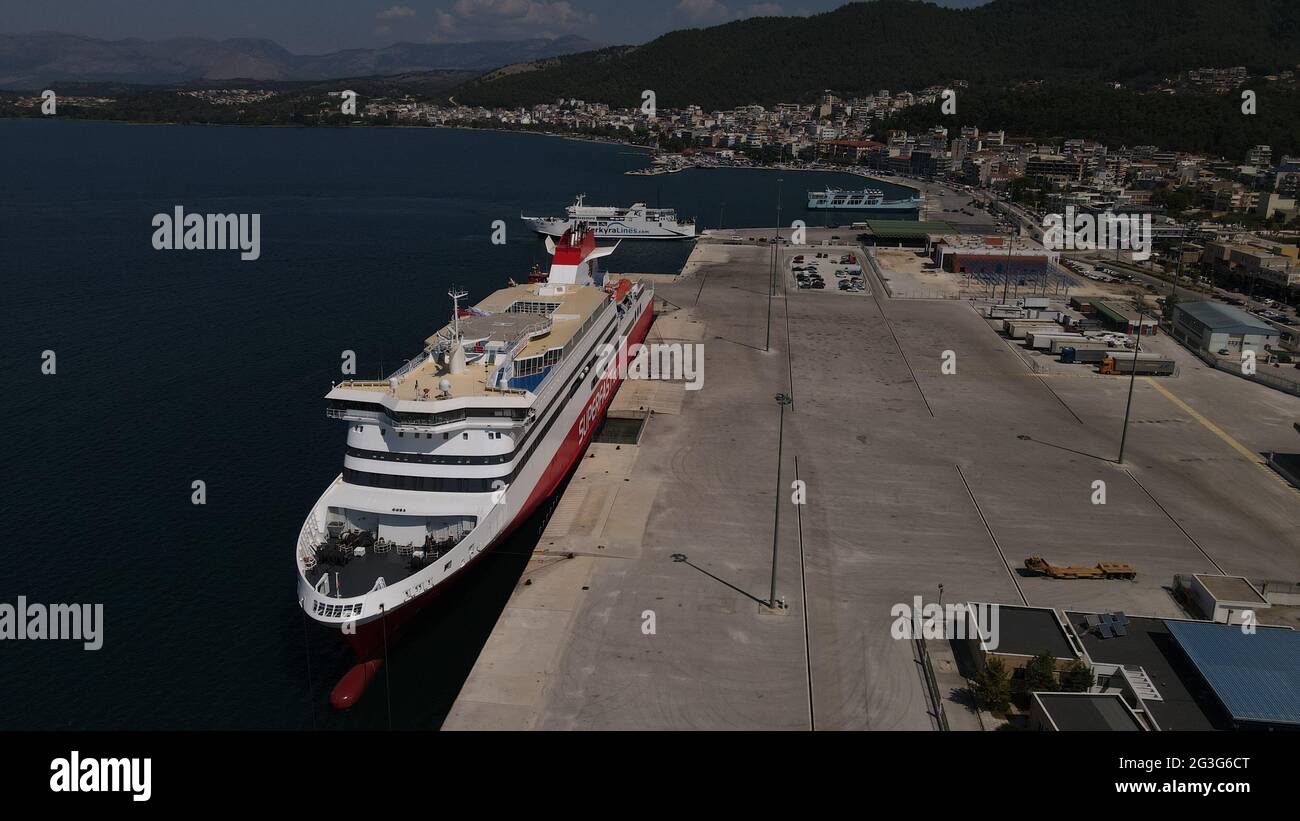 Luftaufnahme Globaler Hafen Von Igoumenitsa City, Epirus, Griechenland, Superfast Ferry Ship Ro-Ro Car Truck Passenger Carrier Ferries Stockfoto