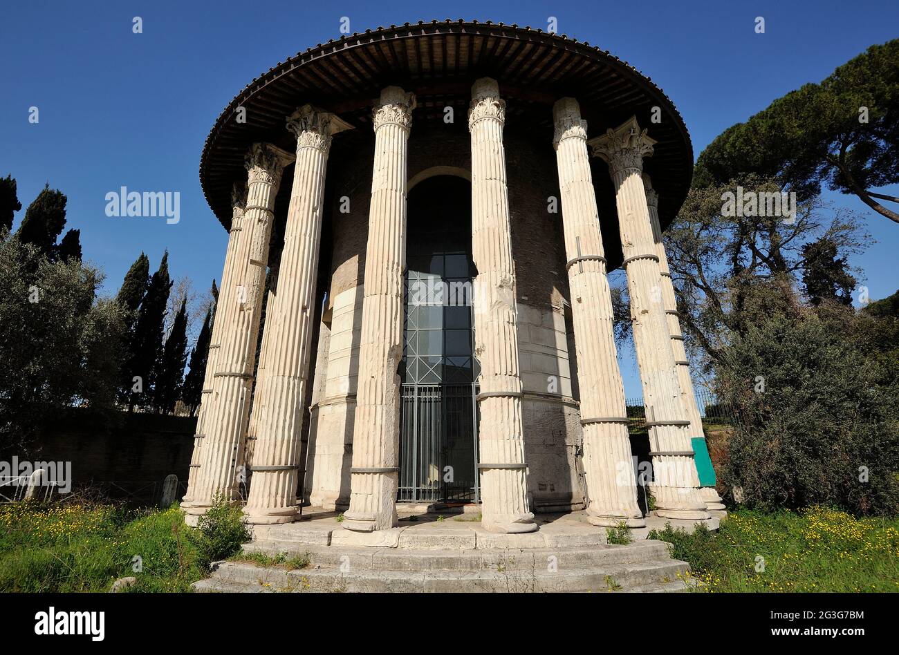 Italien, Rom, Forum Boarium, Tempel des Herkules Victor, auch Tempel der Vesta genannt (2. Jahrhundert v. Chr.) Stockfoto