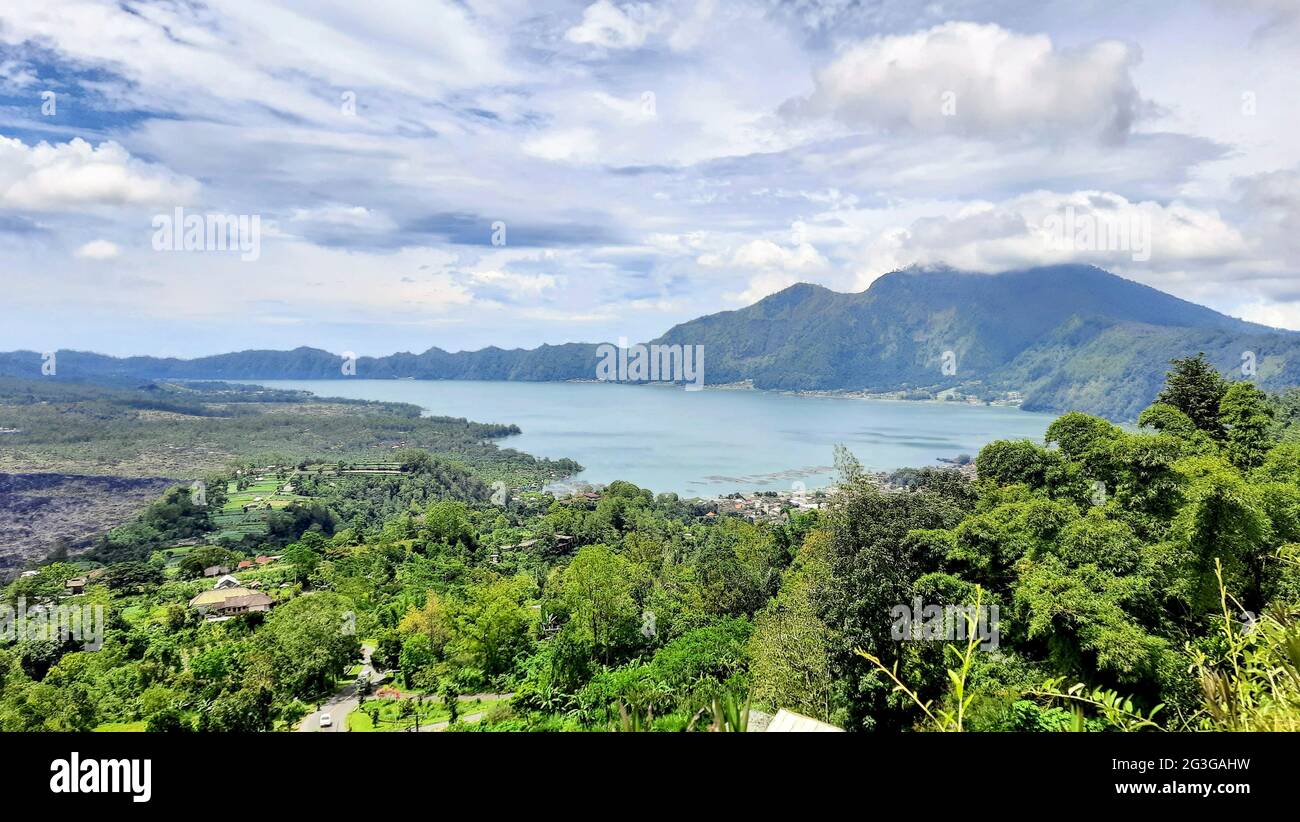 Der majestätische Berg Batur und See, Bali, Indonesien Stockfoto