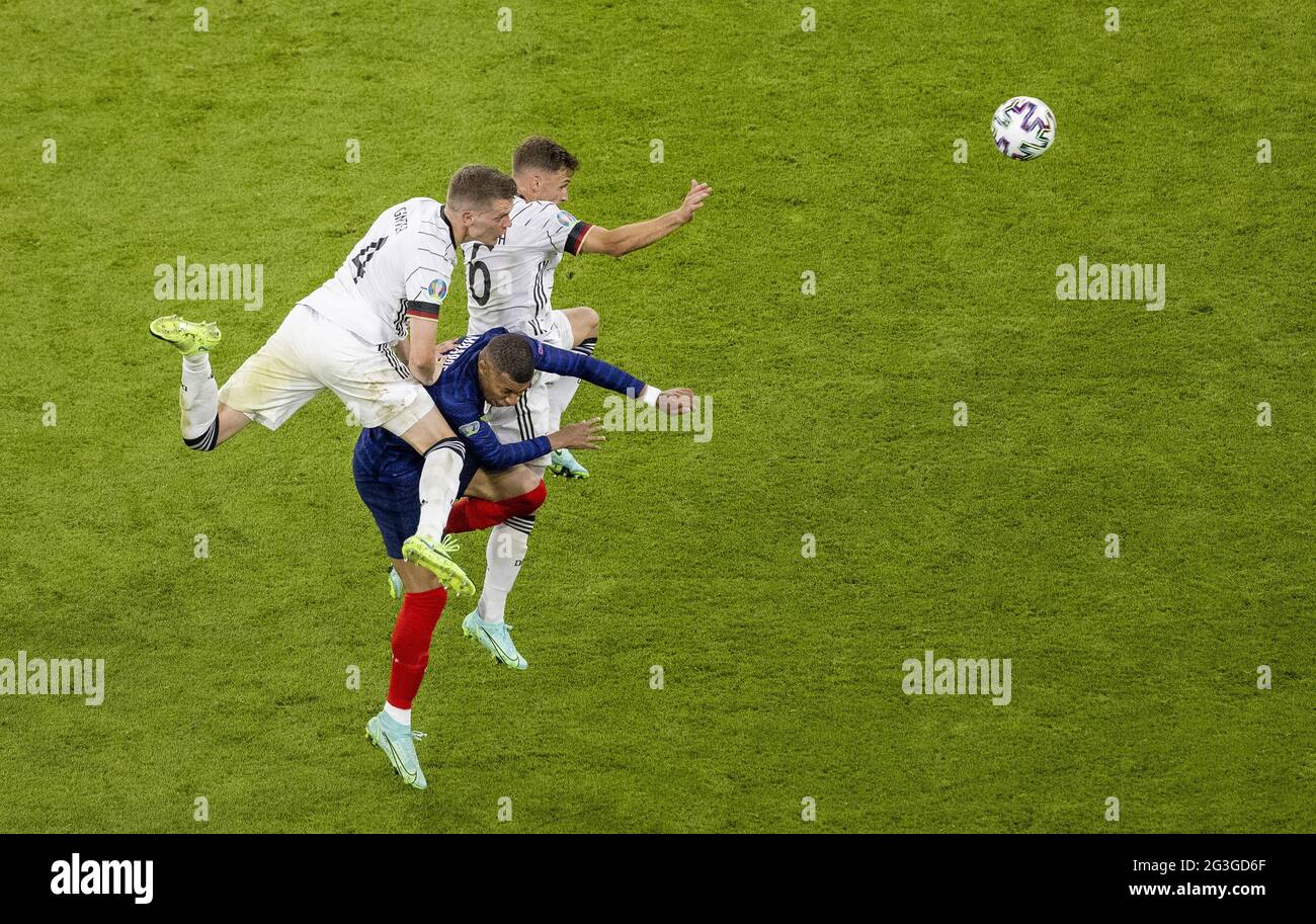 Matthias Ginter (Deutschland), Kylian Mbappe (FRA), Joshua Kimmich (Deutschland) Frankreich - Deutschland München, 15.06.2021, Fussball, Saison 2020/ Stockfoto