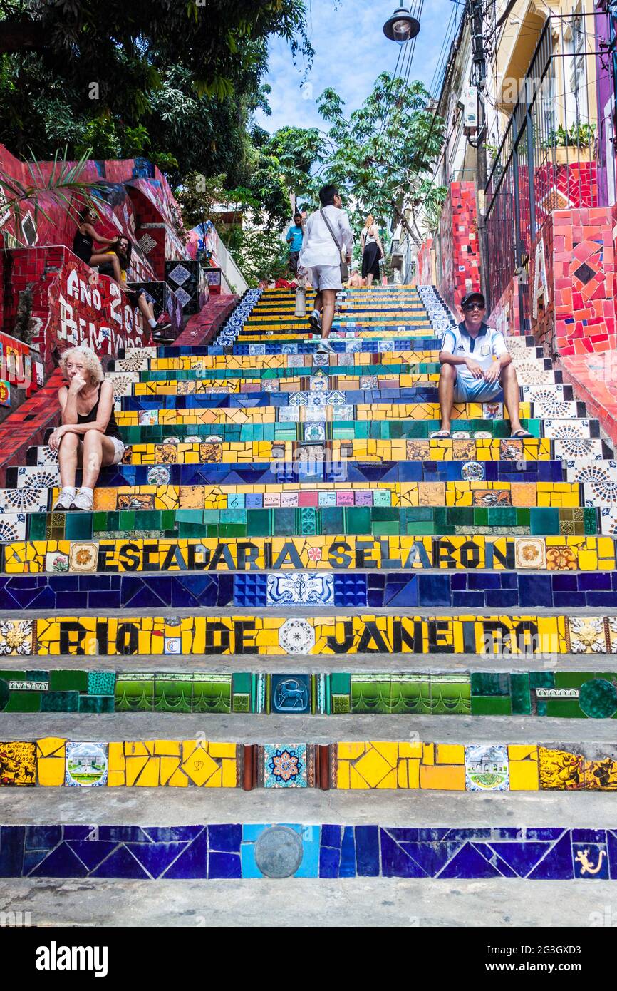 RIO DE JANEIRO, BRASILIEN - 28. JANUAR 2015: Escadaria Selaron (Selaron-Stufen) in Rio de Janeiro Stockfoto