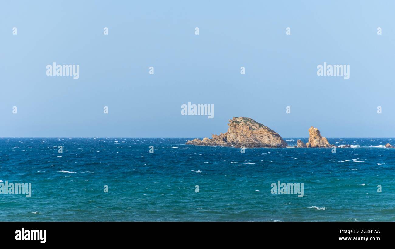 Felseninsel im Mittelmeer. Stockfoto