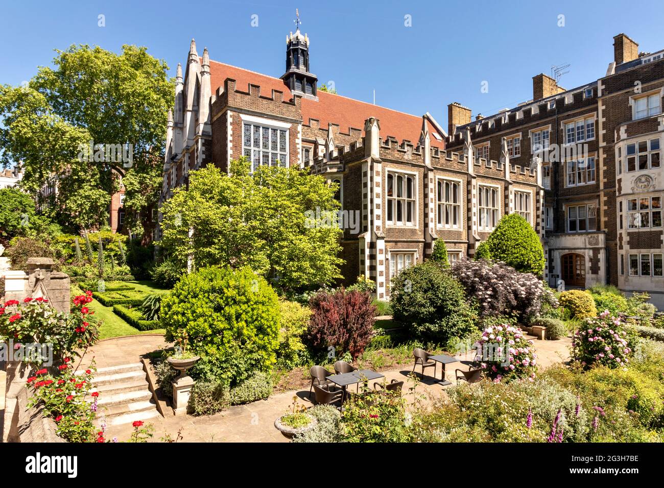 LONDON ENGLAND MITTLERE TEMPELGÄRTEN IM FRÜHSOMMER Stockfoto