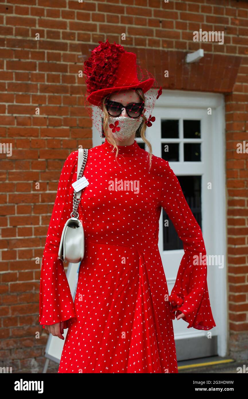 Wears A Red Outfit Stockfotos und -bilder Kaufen - Alamy