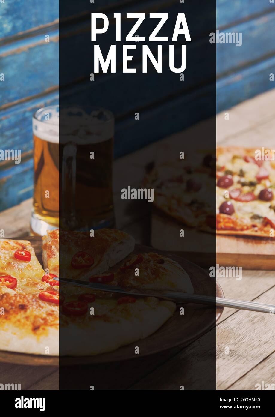 Komposition von Pizza-Menütext mit Kopierfläche und Pizza im Hintergrund Stockfoto