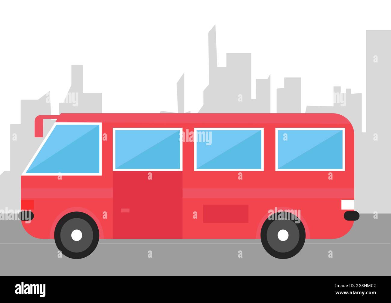 Komposition aus rotem Bus, der auf weißem Hintergrund durch die Stadt fährt Stockfoto
