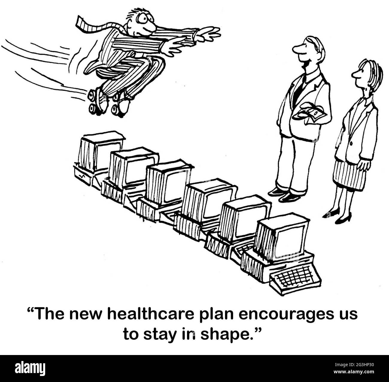 Mitarbeiter springen über Computer, um in Form zu bleiben Stockfoto