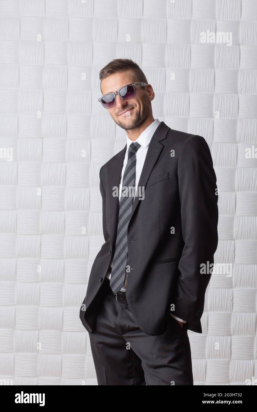 Geschäftsmann in Sonnenbrillen Stockfoto