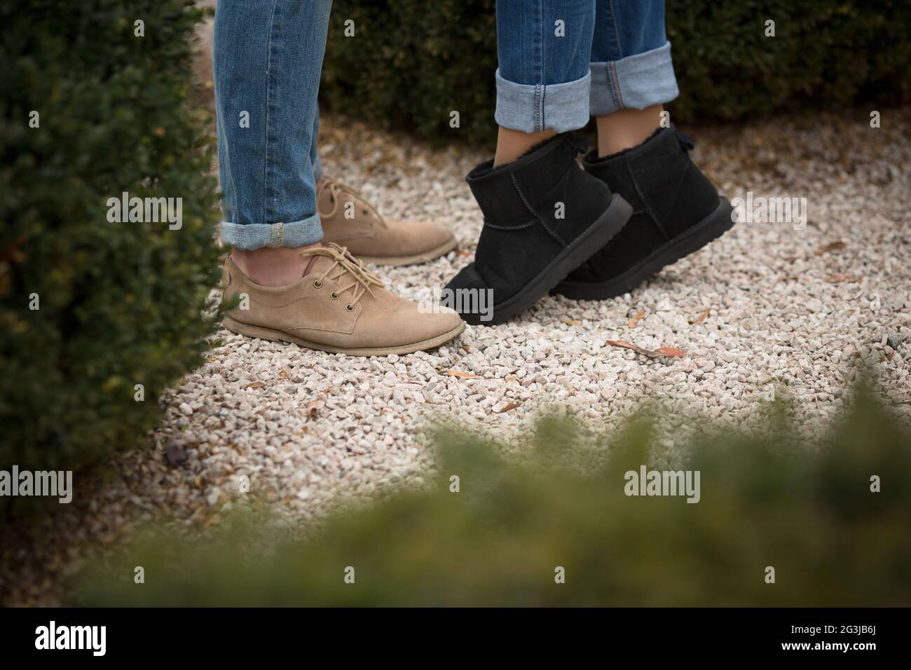 Niedrige Sicht der Beine von Mann und Frau Stockfoto