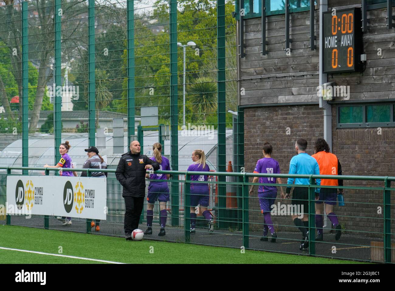 Ystrad Mynach, Wales 16. Mai 2021. Orchard Welsh Premier Women's League-Spiel zwischen den Damen des Cascade Youth Club und Abergavenny Women. Stockfoto