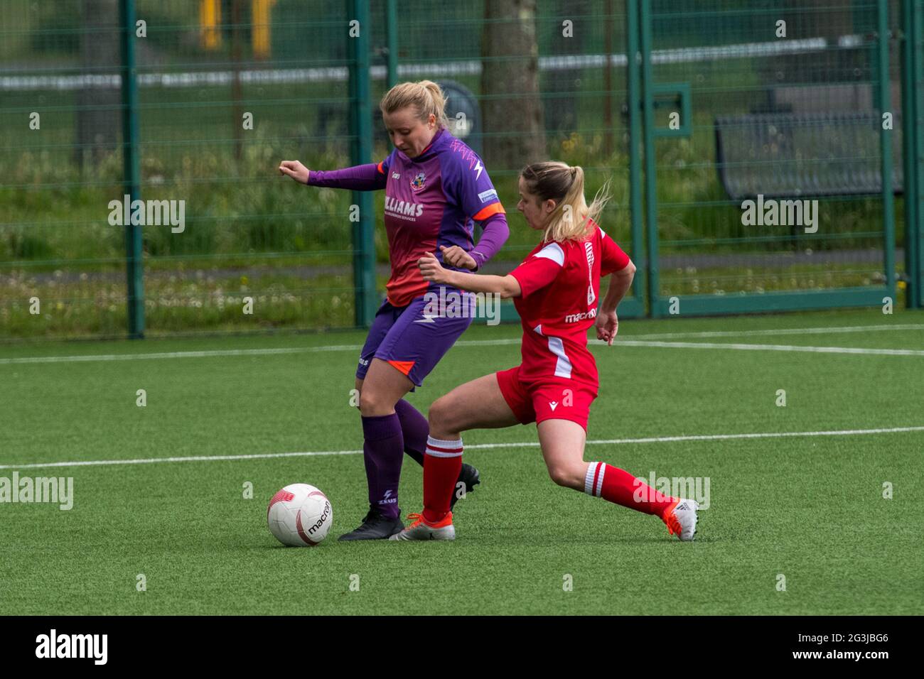 Ystrad Mynach, Wales 16. Mai 2021. Orchard Welsh Premier Women's League-Spiel zwischen den Damen des Cascade Youth Club und Abergavenny Women. Stockfoto