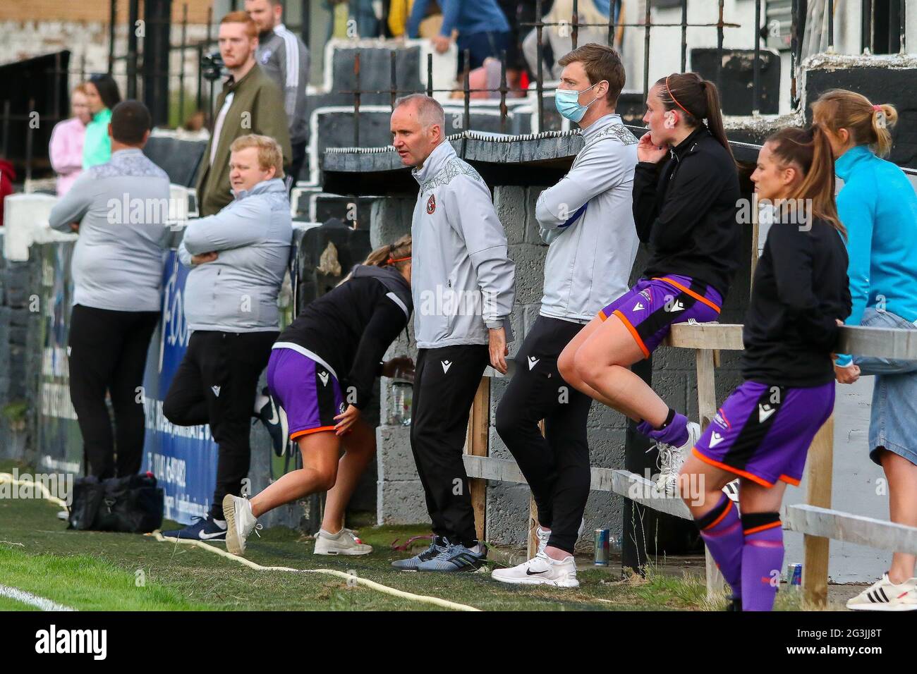 Shettleston, Glasgow, 16/06/2021 Aktion während der Scottish Building Society Scottish Women's Premier League 2 Fixture Glasgow Women FC vs Dundee United FC, Greenfield Park, Shettleston, Glasgow, 16/06/2021 Credit Colin Poultney www.Alamy.co.uk Stockfoto