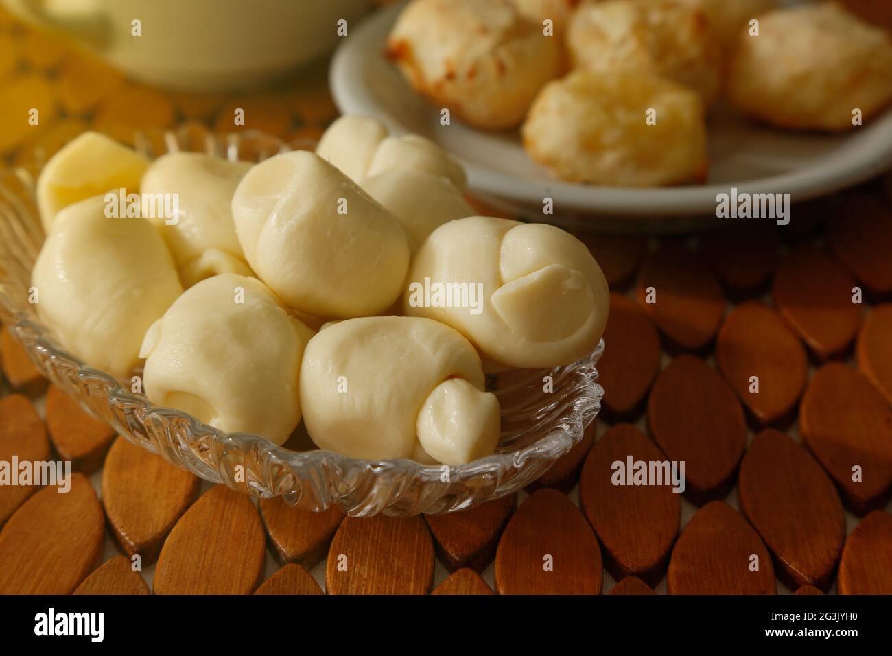 Käse nozinho Typ, mehrere Einheiten, auf dem Couchtisch - der Anteil der Knoten Stockfoto