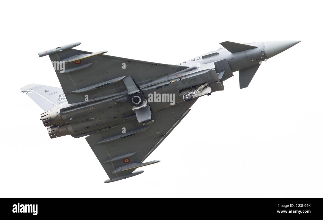 LEEUWARDEN, Niederlande - Juni 10: Spanisch Air Force Eurofighter Typhoon fliegen während der niederländischen Luftwaffe Open House. Juni Stockfoto