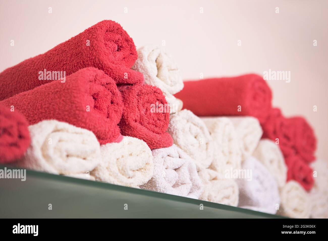 Große Haufen von Handtüchern Stockfoto