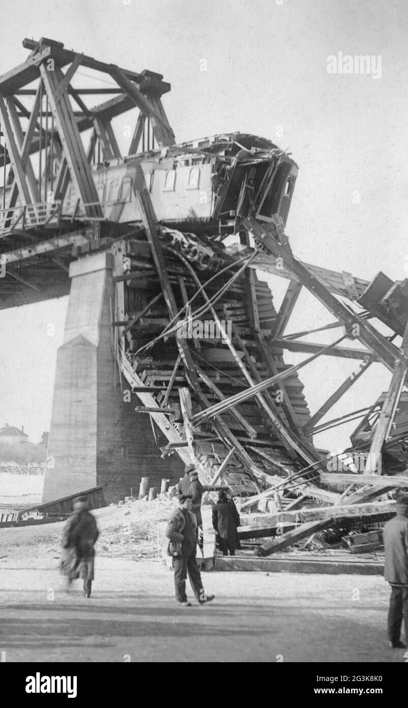 1912 Canadian Northern Railway Bridge Collapse, Saskatoon Saskatchewan Kanada, unbekannter Fotograf, alte Postkarte. Stockfoto