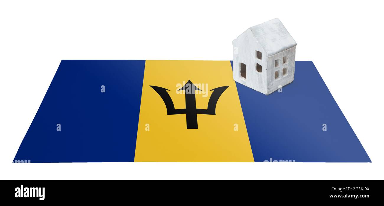 Kleines Haus auf einer Flagge - Barbados Stockfoto