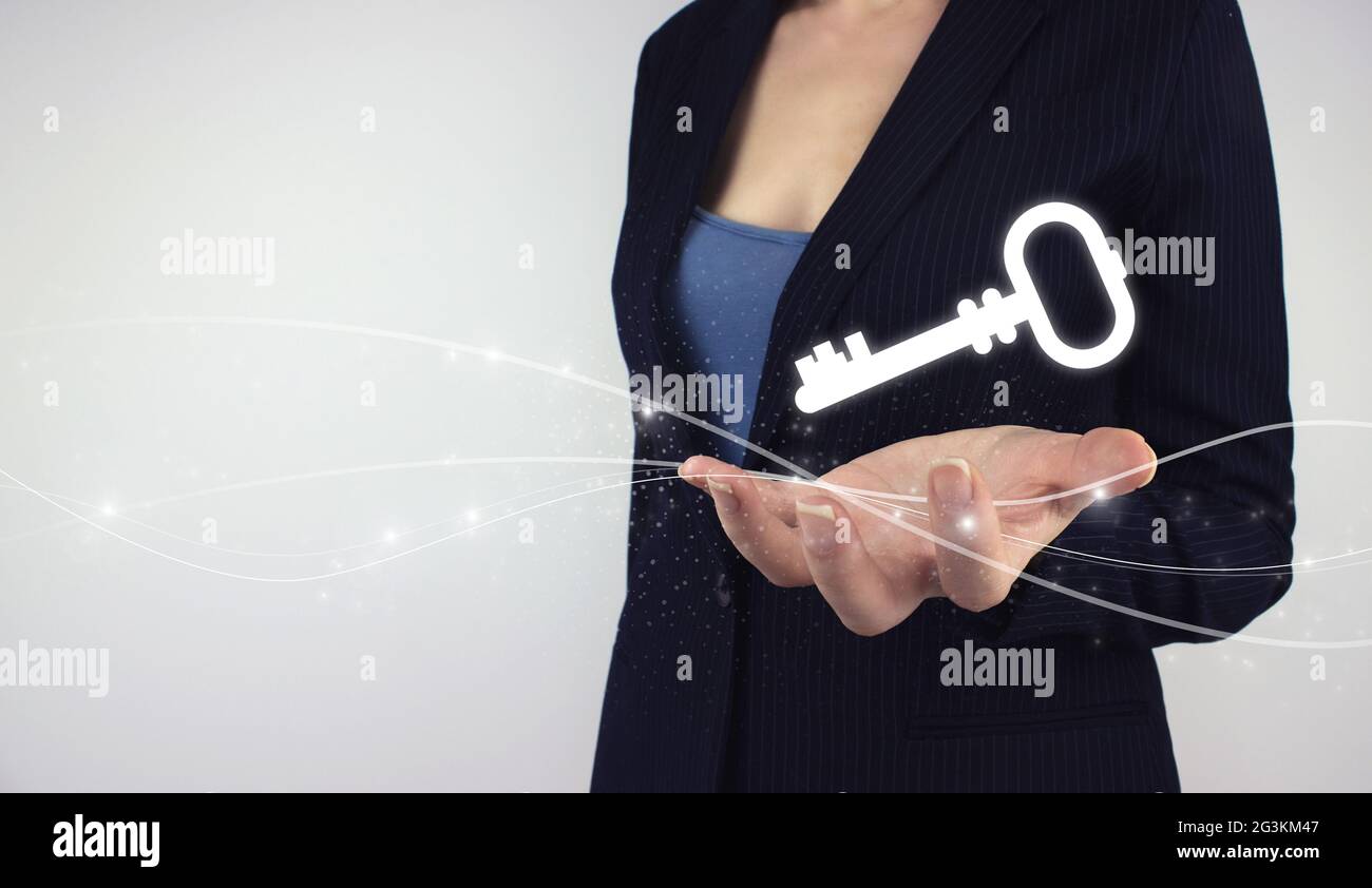 Schlüsselwort-Symbol Geschäftskonzept. Hologramm der digitalen Taste auf grauem Hintergrund halten. Sicherheits- und Sicherheitskonzept Stockfoto
