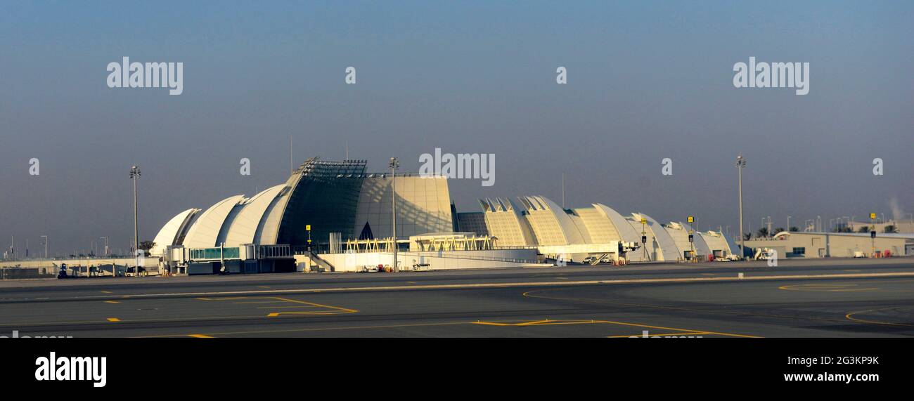 Ein Blick auf einen der Terminals am Hamad International Airport in Doha, Katar. Stockfoto