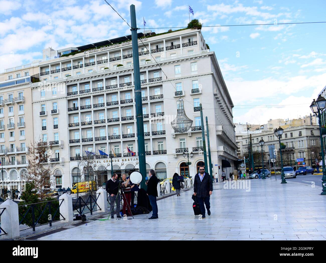 26. Jan 2015 - Frankreich24 Nachrichtenreporter und Crew berichten vom Syntagma-Platz während der politischen Krisen in Griechenland. Stockfoto