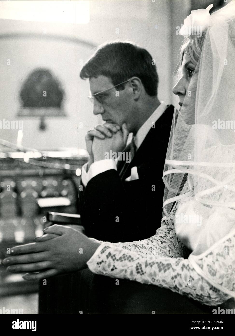 Menschen, Hochzeit, Zeremonie, Brautpaar, 1970er Jahre, ADDITIONAL-RIGHTS-CLEARANCE-INFO-NOT-AVAILABLE Stockfoto