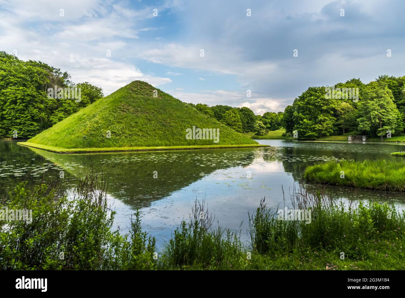 Park Branitz, Cottbus, Deutschland Die rund 13 Meter hohe Pyramide ist