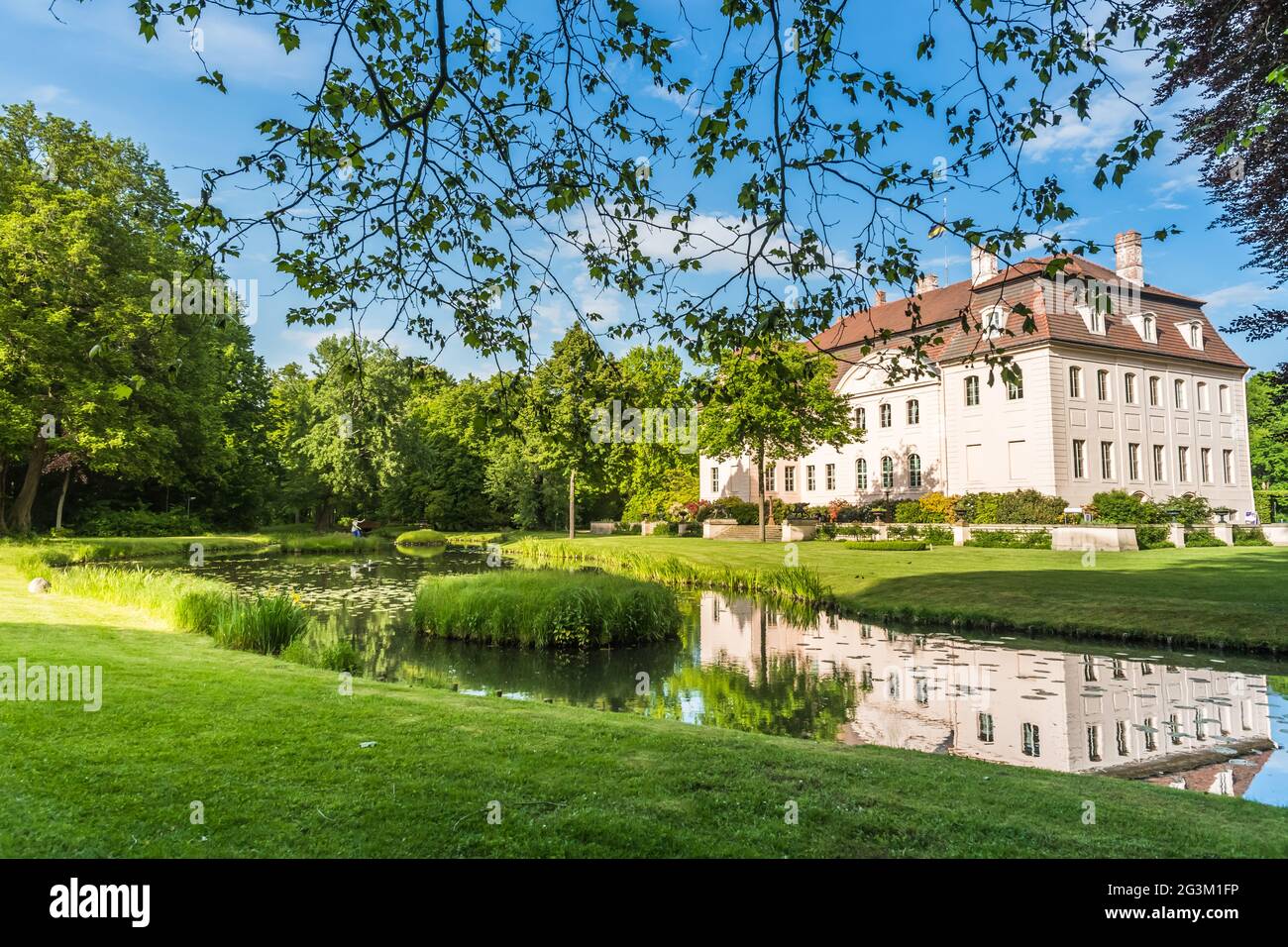 Schloss Branitz in Cottbus, Deutschland. Erbaut für August Heinrich Graf von Pueckler-Muskau im Jahr 1871. Das Schloss liegt im wunderschönen Branitz Parc. Stockfoto