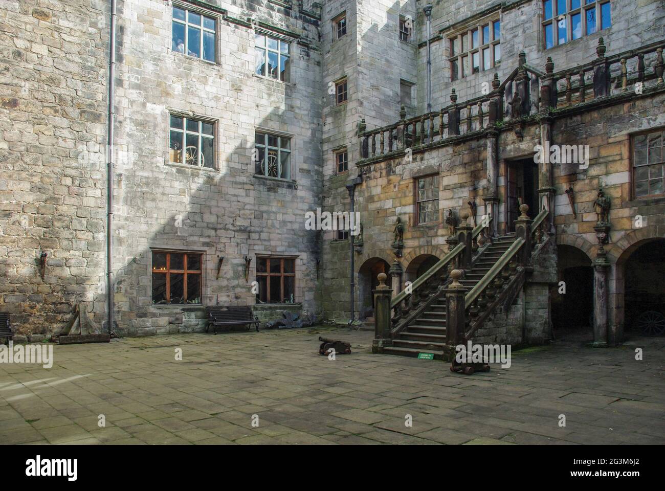 Eingang zum Chilingham Castle aus dem 13. Jahrhundert, eine bekannte Besucherattraktion, Northumberland, Großbritannien Stockfoto