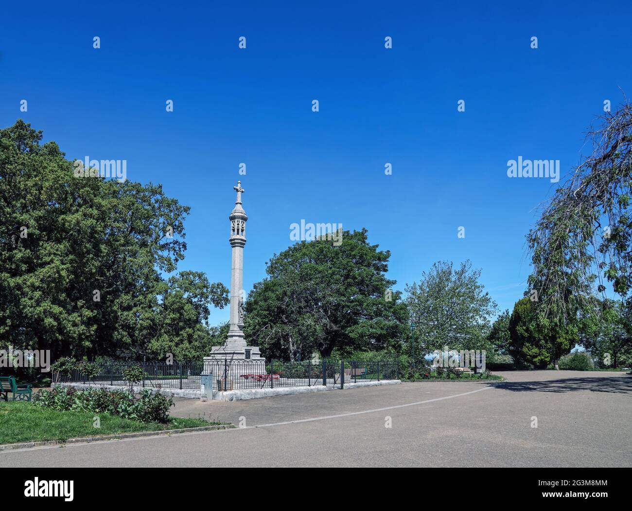 Das Denkmal zum Ersten Weltkrieg im Devonport Park in Plymouth. Oft auch als Volkspark bezeichnet, ist ein Park und Garten von Special Historic Intere Stockfoto