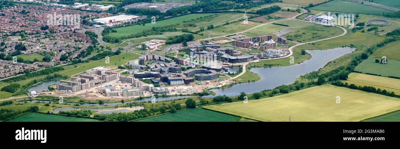 Eine Luftaufnahme von Yorks neuem Eastern University Campus, North Yorkshire, Nordengland, Großbritannien Stockfoto