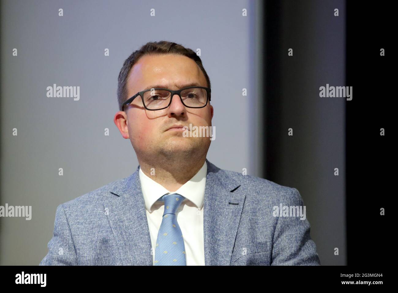 KIEW, UKRAINE - 16. JUNI 2021 - der Ständige Vertreter des Präsidenten der Ukraine in der Autonomen Republik Krim, Anton Korynewych, ist abgebildet Stockfoto