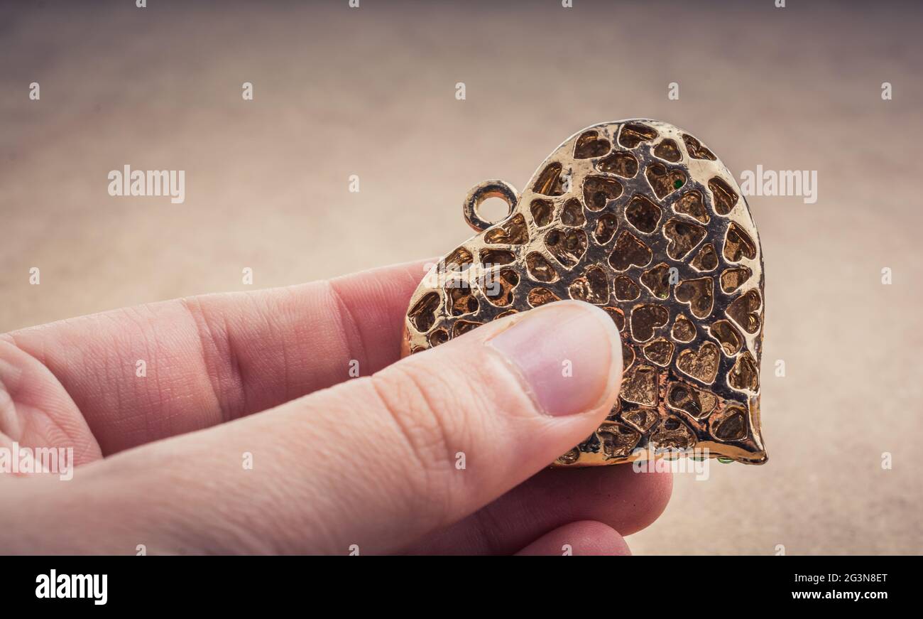 In Herzform Farbe gold metall Objekt Stockfoto