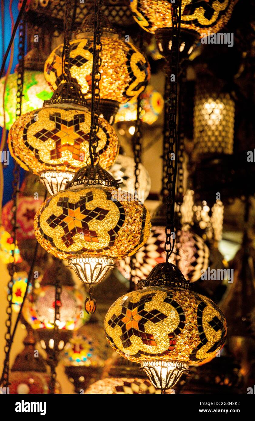 Mosaik-osmanischen Lampen vom großen Basar Stockfoto