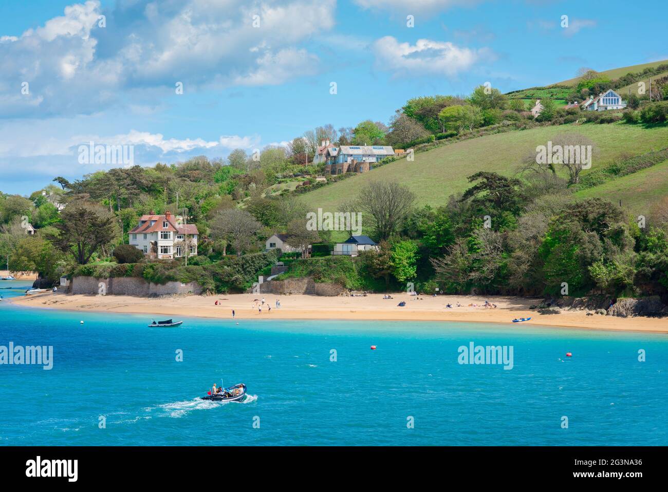 Devon Beach, Blick im Sommer auf den Strand von East Portlemouth in der Salcombe Estuary, South Hams, Devon, England, Großbritannien Stockfoto